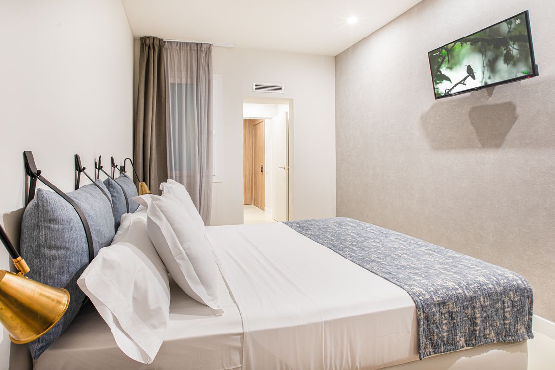 Standard Double Room - Bed and TV from the wall